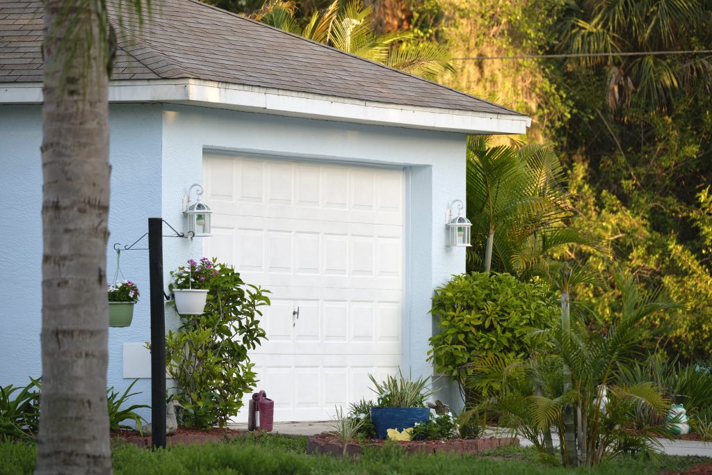 garage door painting